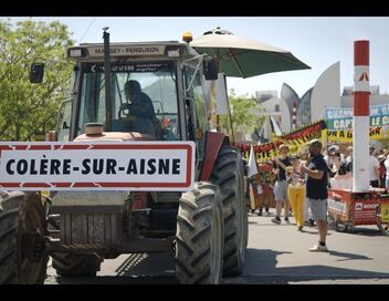 Le maire contre la multinationale