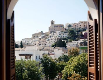 Bienvenue à Ibiza ! : Hippies, liberté et vie nocturne
