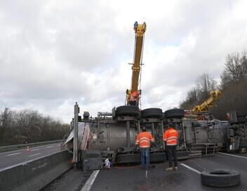 100 jours avec les dépanneurs de l'autoroute