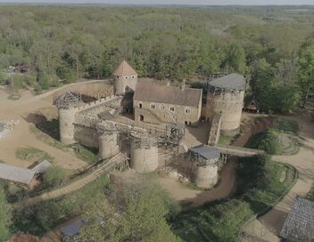 Guédelon : comment construire un château fort