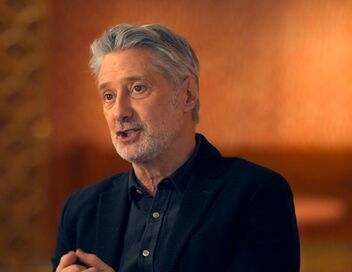 Antoine de Caunes : la vie "rêvée" d'un enfant du rock