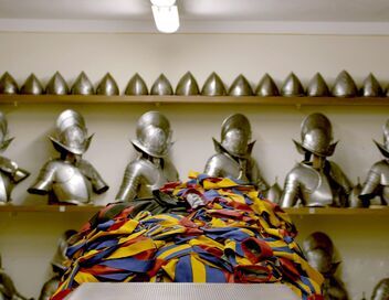Vatican, en coulisse avec les gardes suisses