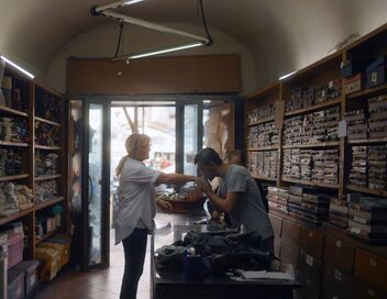 La clinique des poupées à Naples : Une passion, un savoir-faire