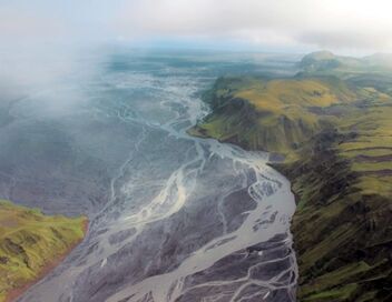 Des volcans et des hommes