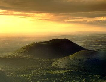 Volcans d'Auvergne : vont-ils se réveiller ?