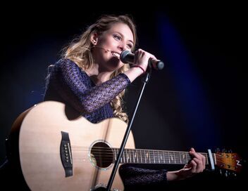 Laura Laune : Le diable est une gentille petite fille