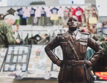 Mussolini, le premier fasciste