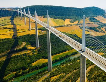 L'A75 : sur la route du viaduc de Millau