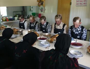 Mennonites : enquête sur la communauté la plus fermée du monde