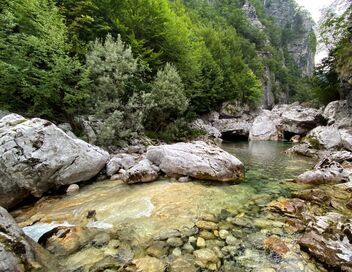 Les Alpes albanaises : L'âpre poésie des sommets