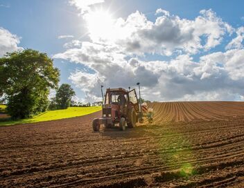 Paysans, passer la main ?