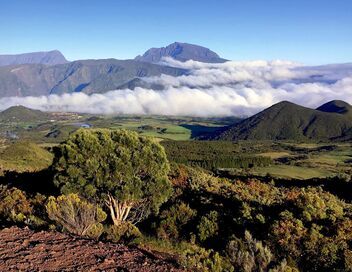 Des volcans et des hommes
