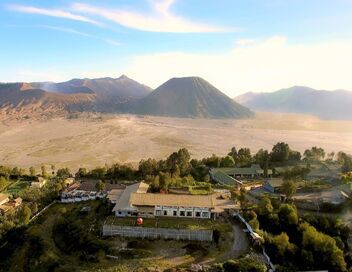 Des volcans et des hommes