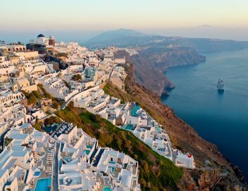 Santorin et Milos, les cyclades volcaniques