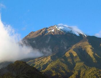 Des volcans et des hommes