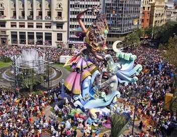 Espagne : la fête des Fallas embrase Valence