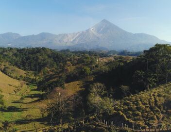 Des volcans et des hommes