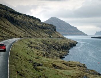 Trom : les falaises, le vent et la mort