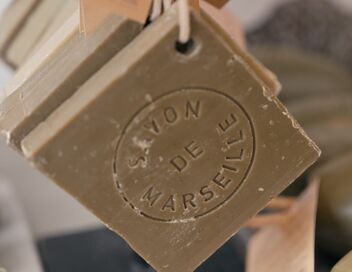 Savons, attention terrain glissant