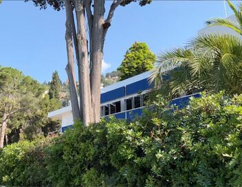 Une maison, un(e) artiste