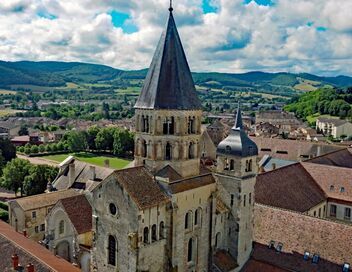 Cluny, la puissance et la pauvreté